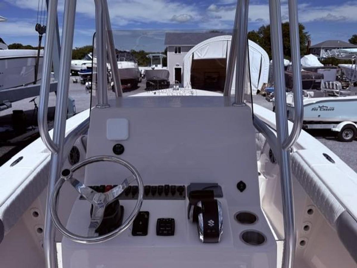 2027 Sea Chaser 24 HFC