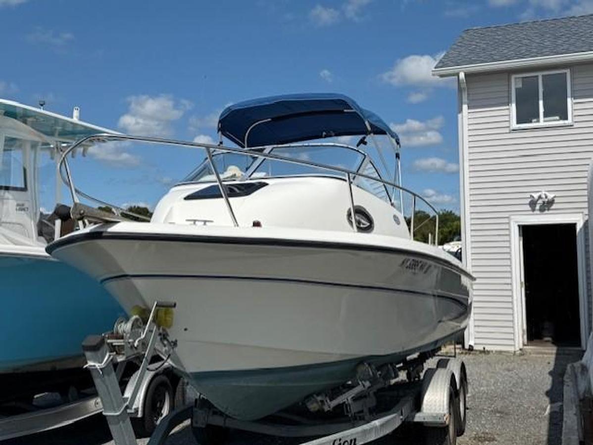 Used 2004 Glastron 213 WA