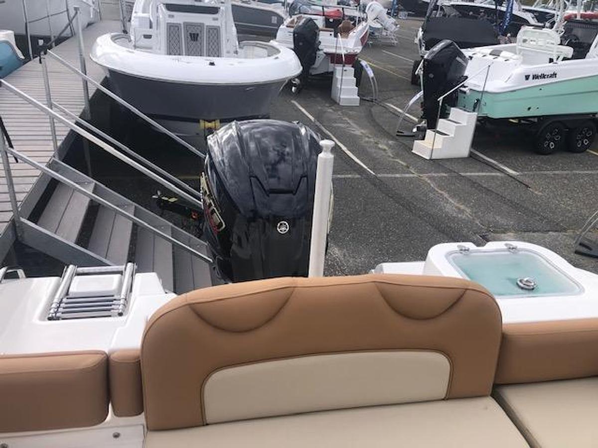 2023 NauticStar 242L Offshore