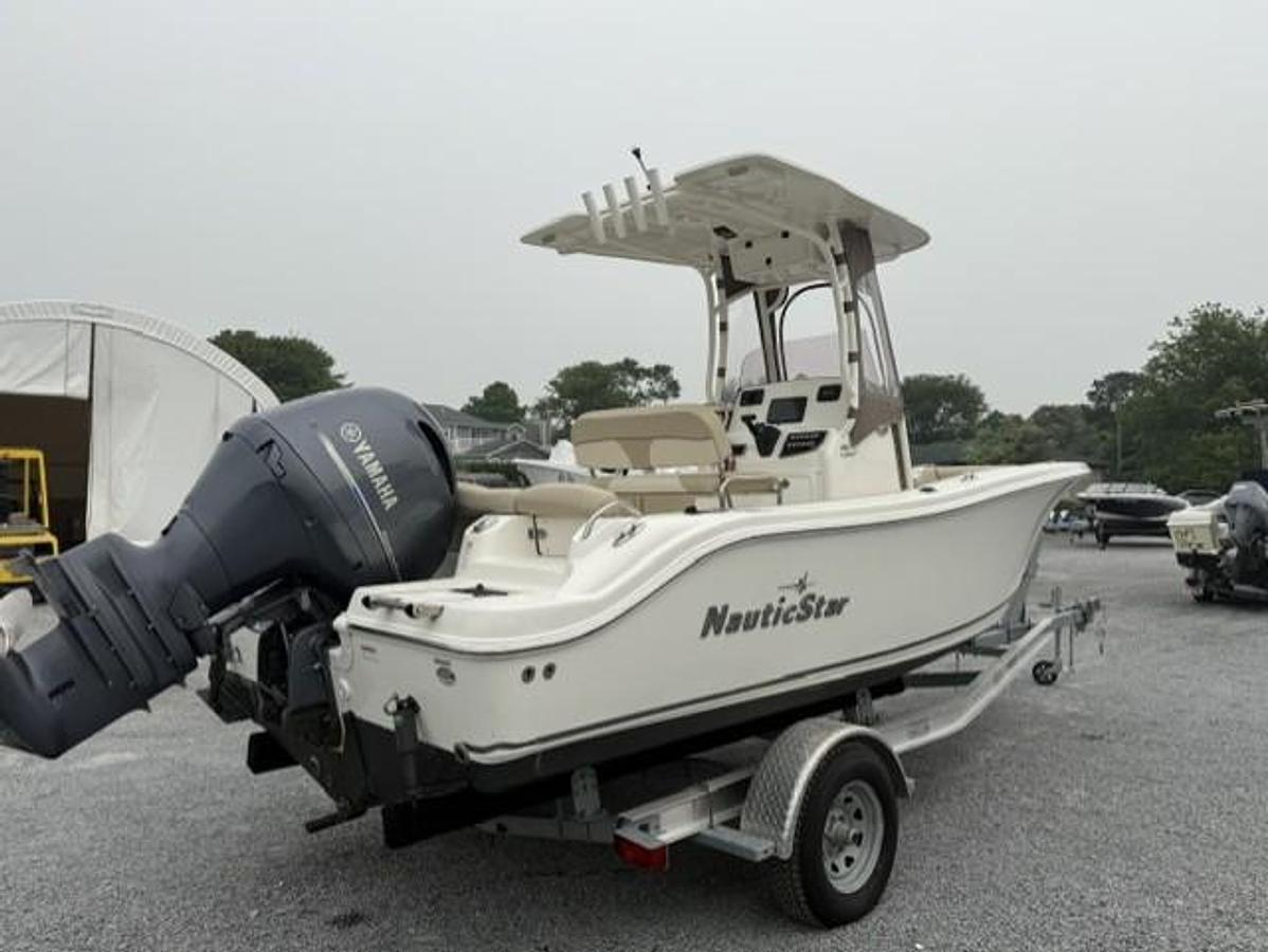 Used 2021 NauticStar 2102 Legacy
