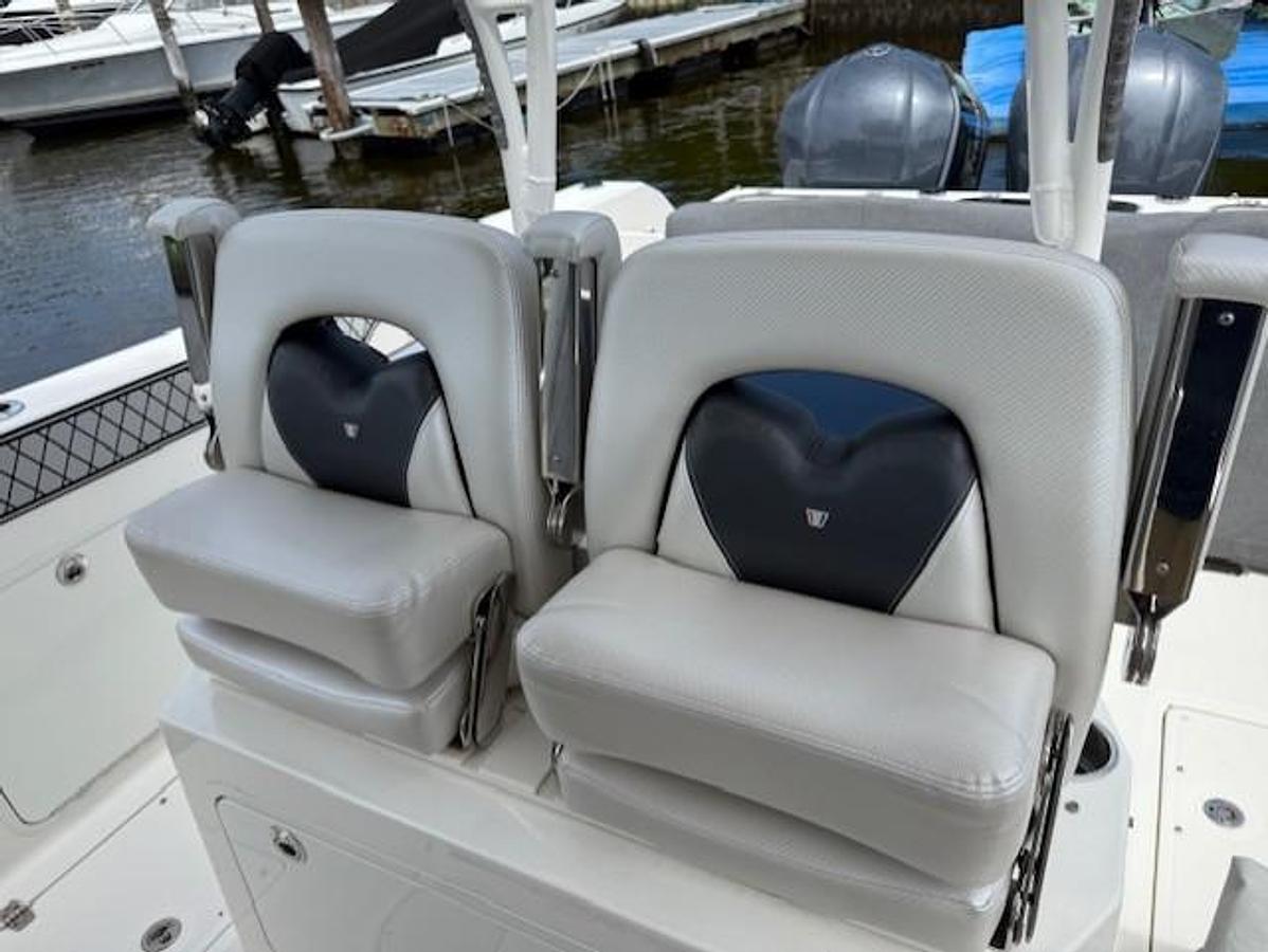 Used 2018 Wellcraft 302 Fisherman