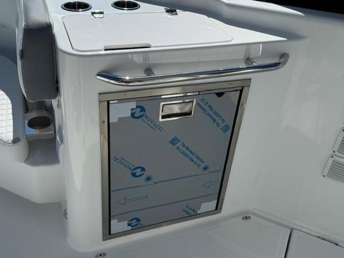 2026 Wellcraft 38 T-Top