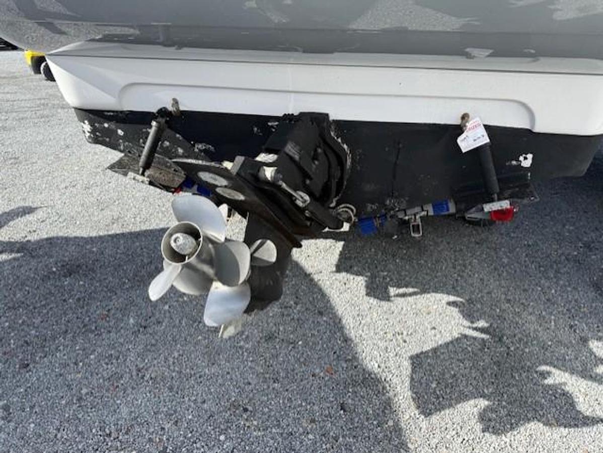 Used 2016 Glastron GS 289