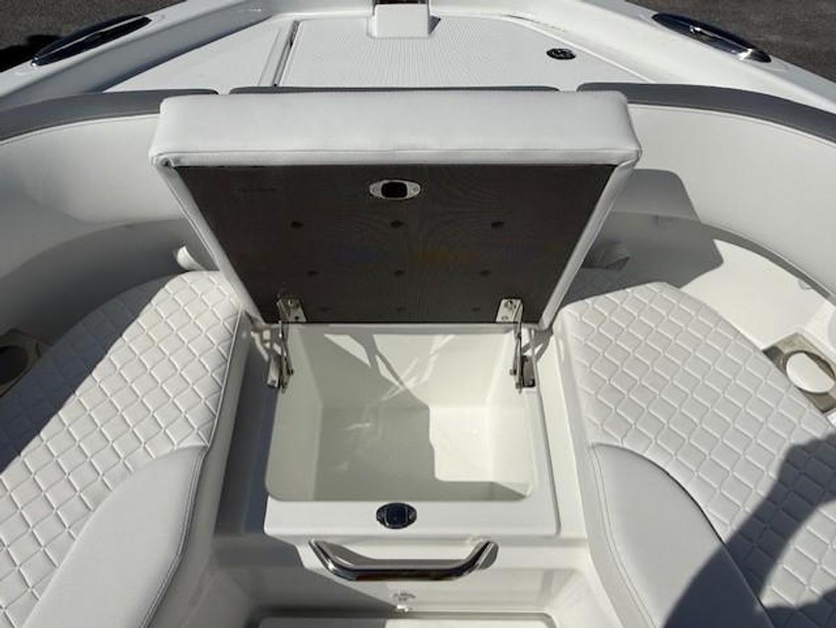 2026 Wellcraft 38 T-Top