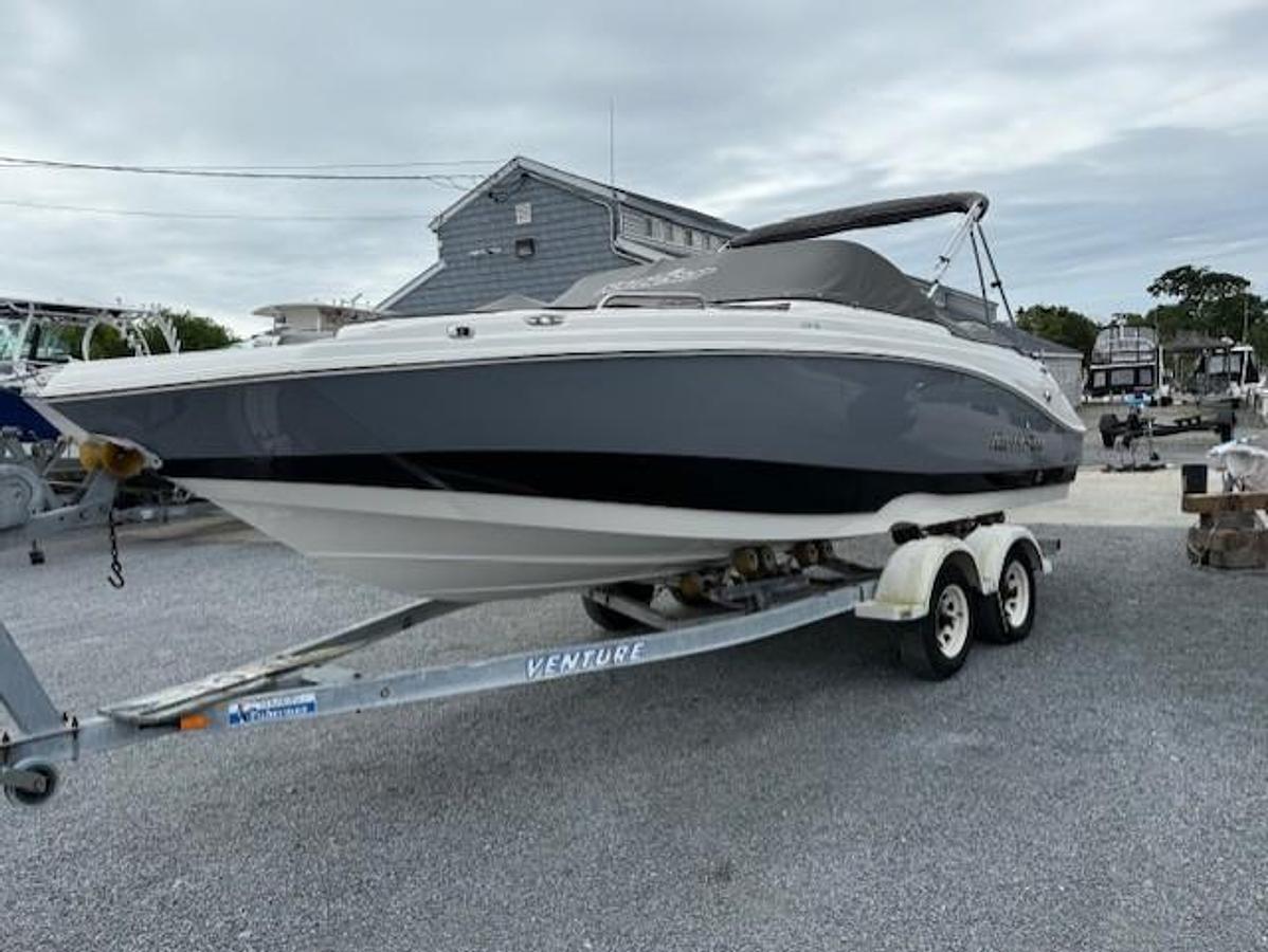 2023 NauticStar 223 DC