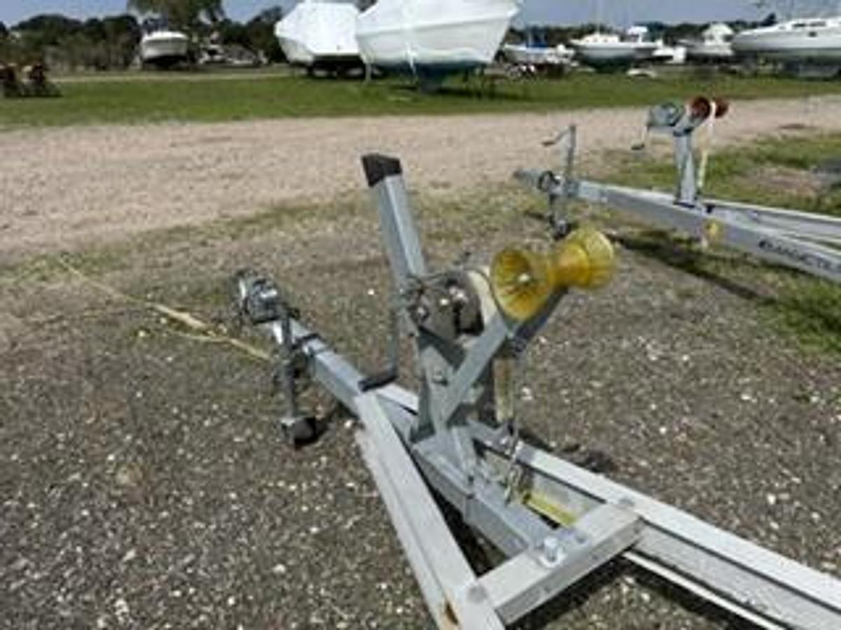 Used 2013 Hurricane 188 Sport Deck Boat