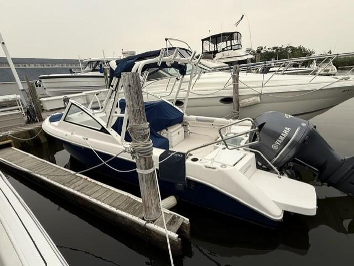 Used 2012 Everglades 230 DC