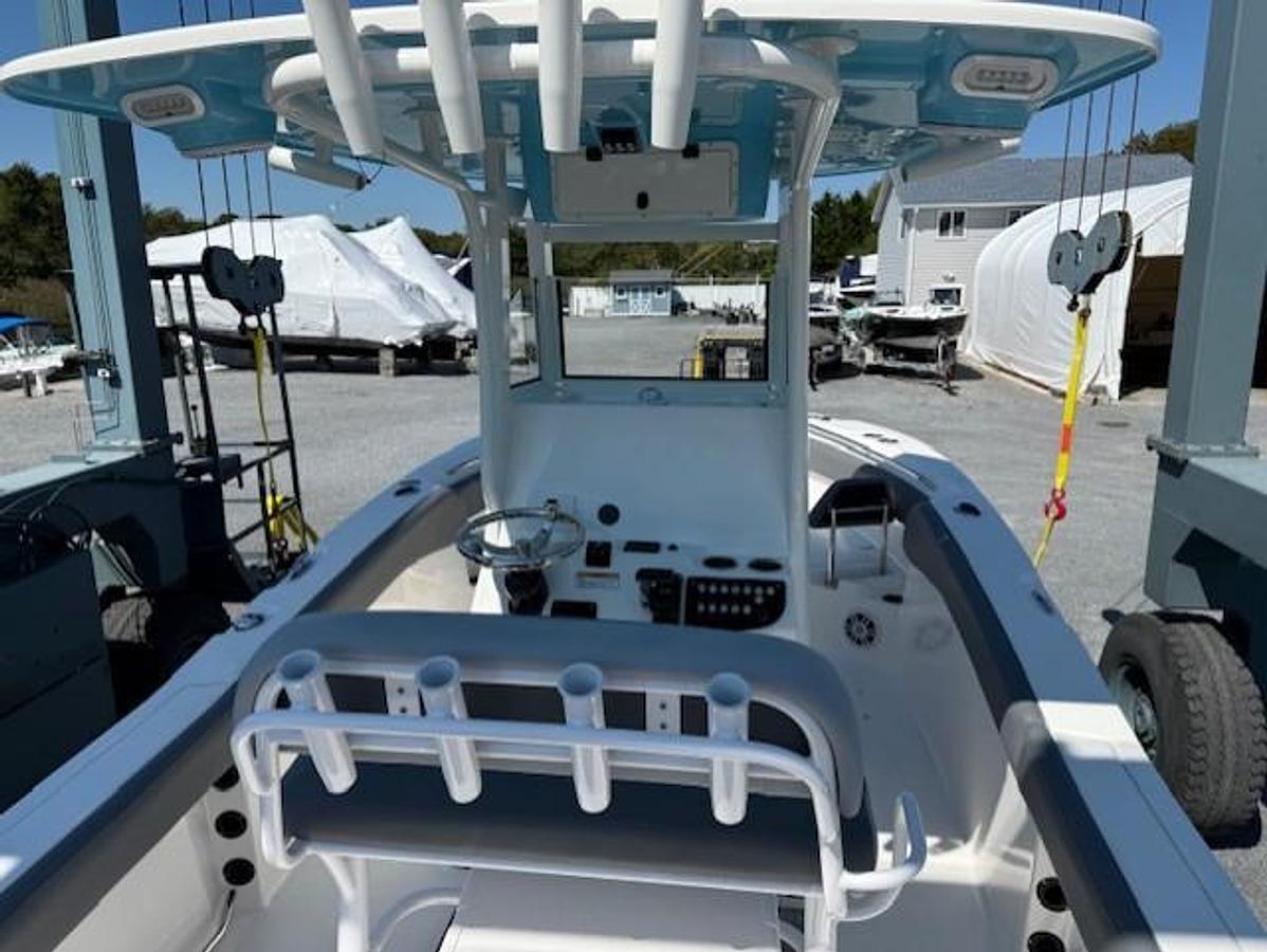 2023 NauticStar 242L Offshore