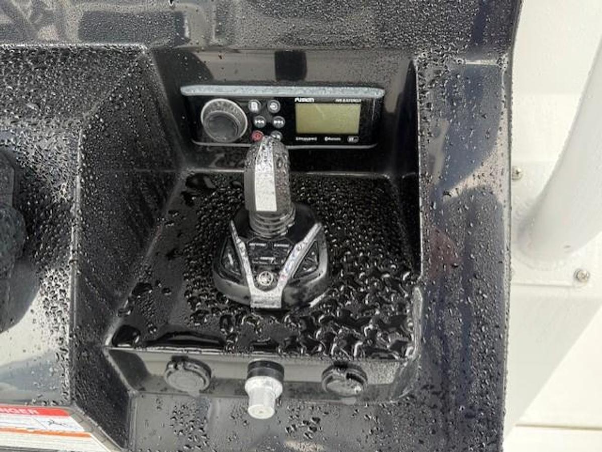 2026 Wellcraft 302 Fisherman