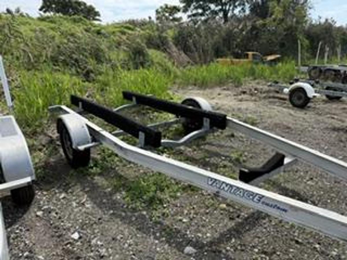 Used 2013 Hurricane 188 Sport Deck Boat