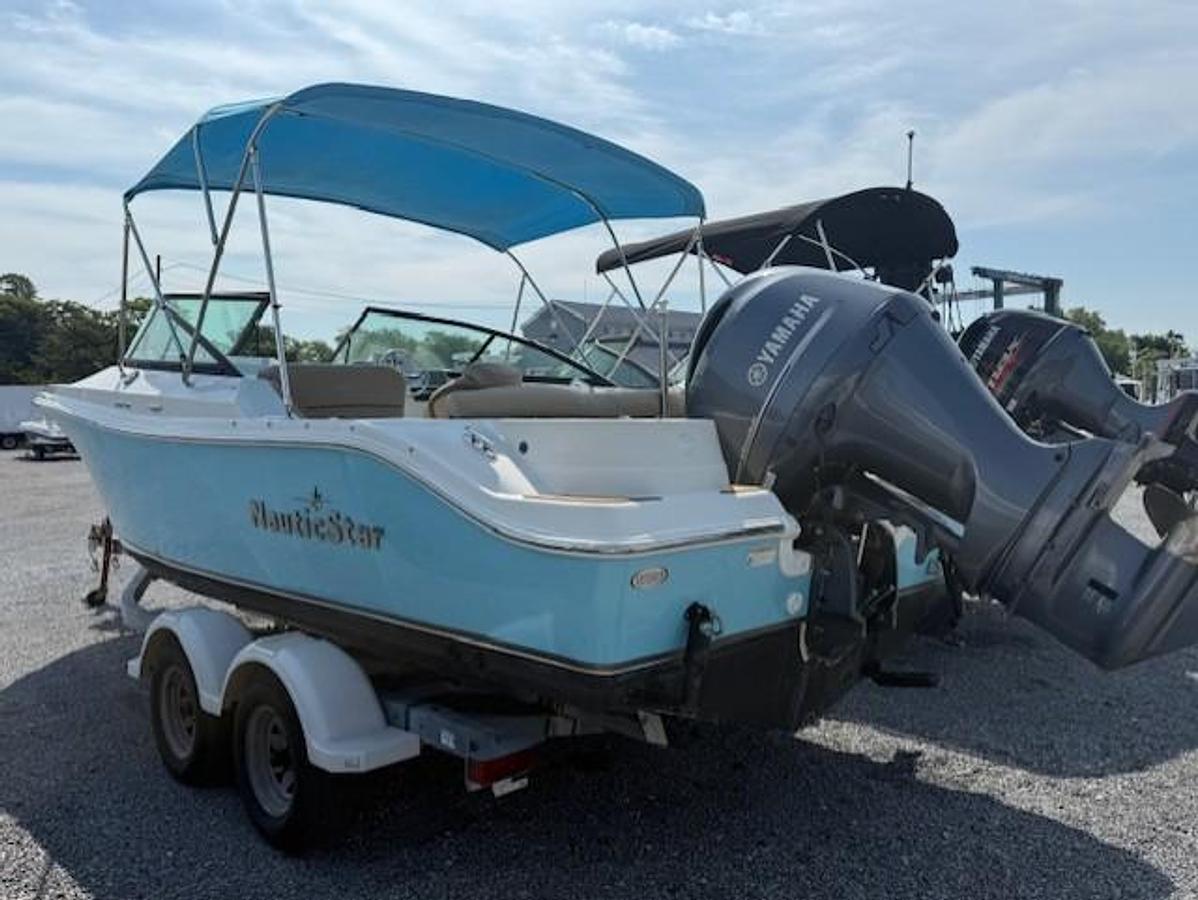Used 2020 NauticStar 2302 Legacy Dual Console