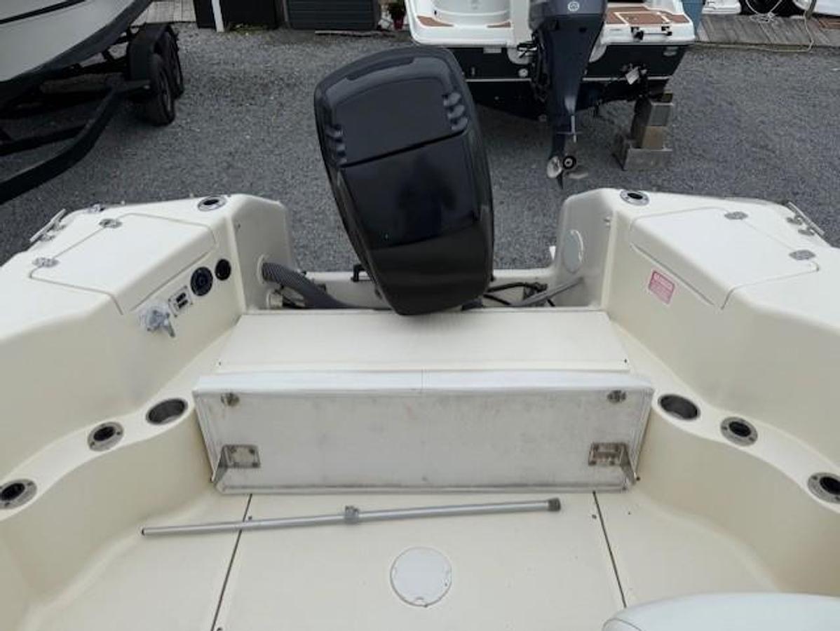 Used 2006 Scout 205 Dorado