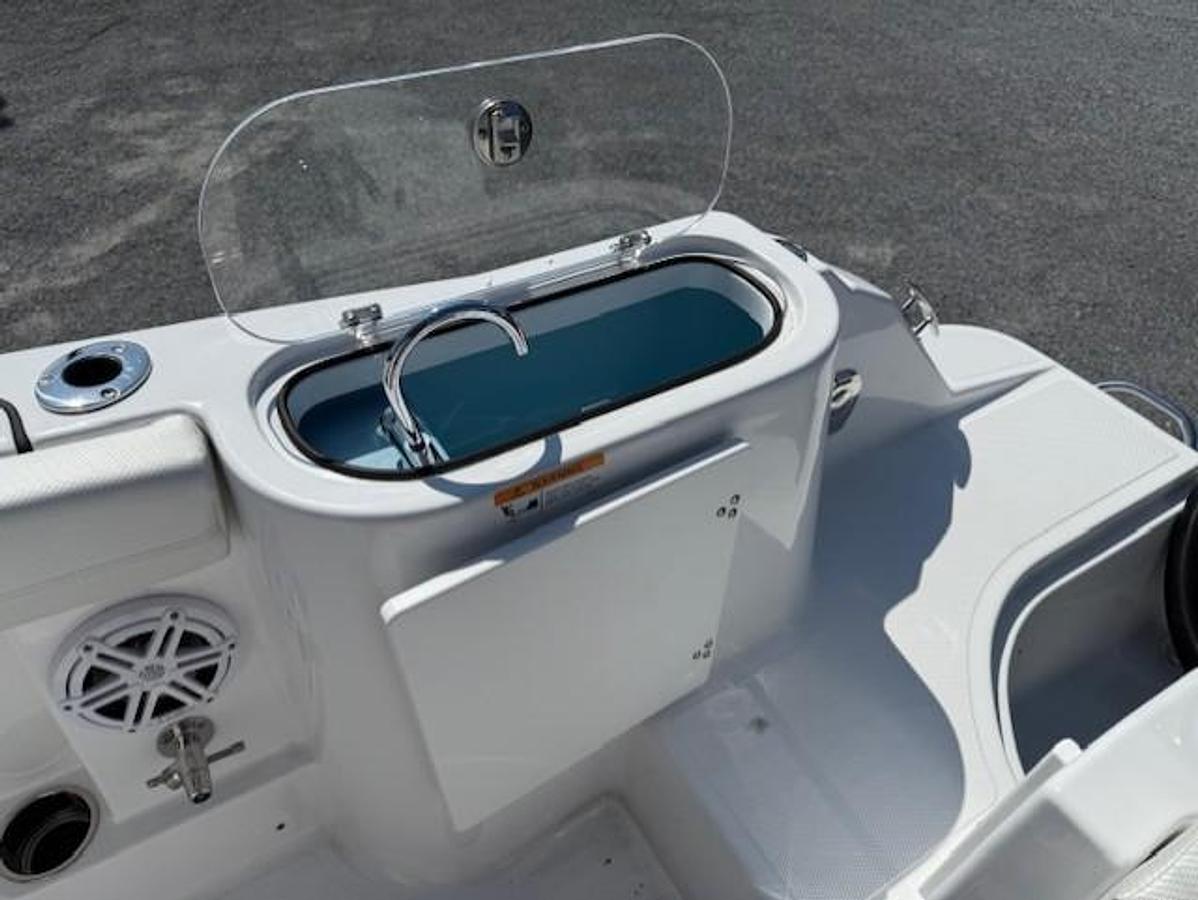 2025 Wellcraft 243 Fisherman