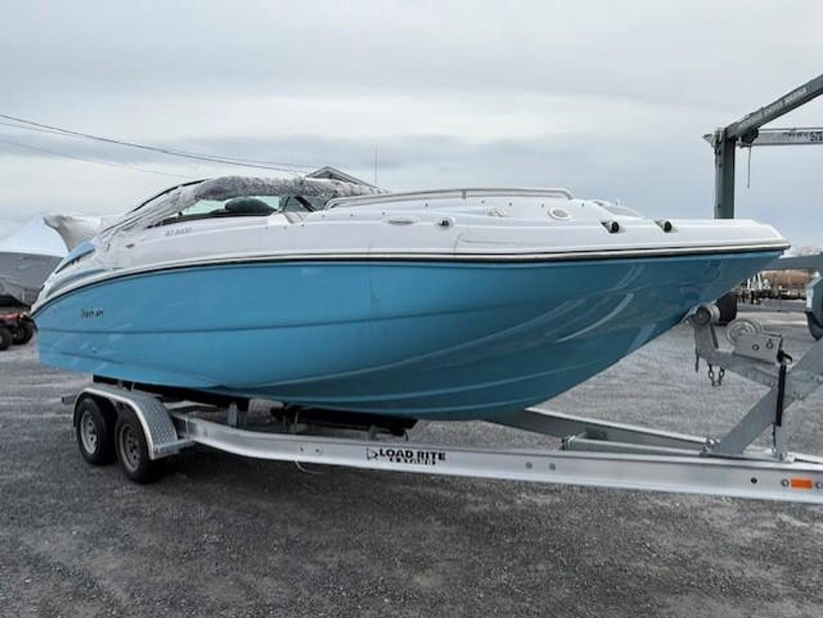 2026 Hurricane SunDeck 2400 OB