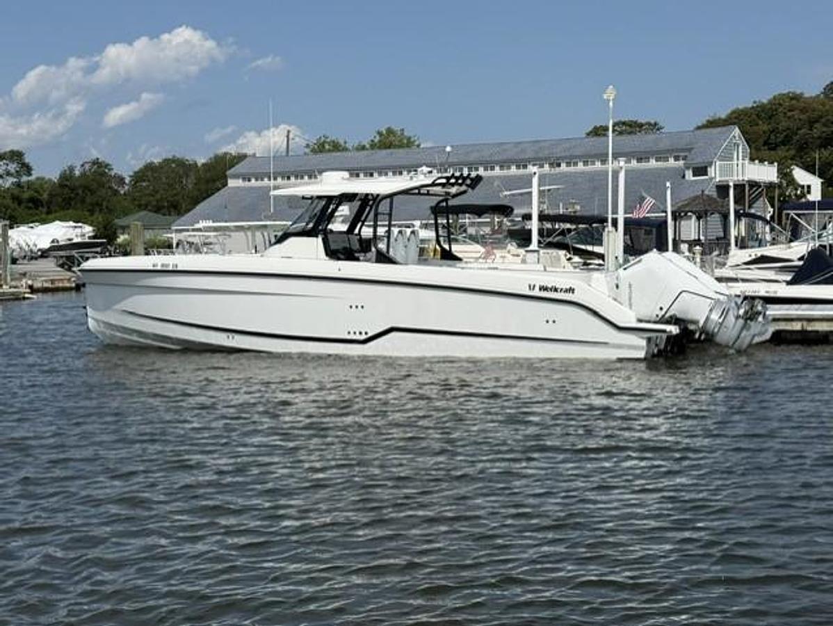 2026 Wellcraft 38 T-Top