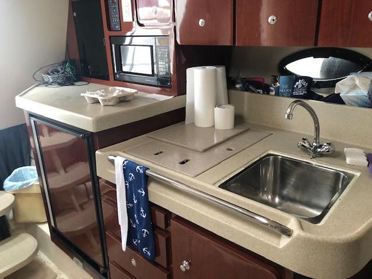 Used 2001 Wellcraft 3300 Martinique