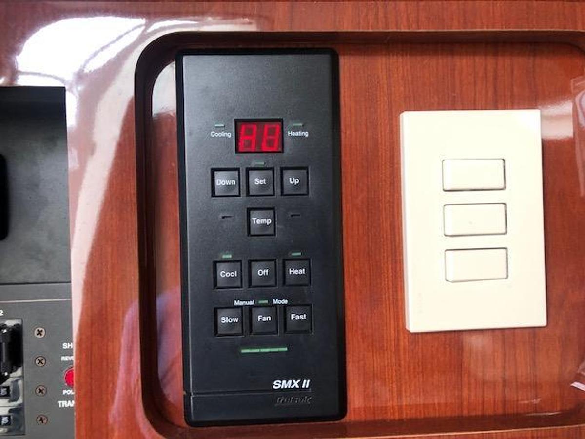 Used 2001 Wellcraft 3300 Martinique