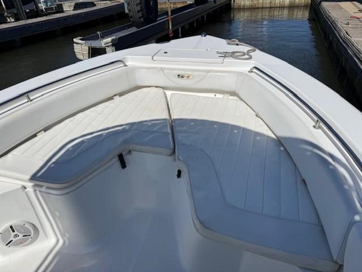 Used 2012 Sea Hunt Triton 225