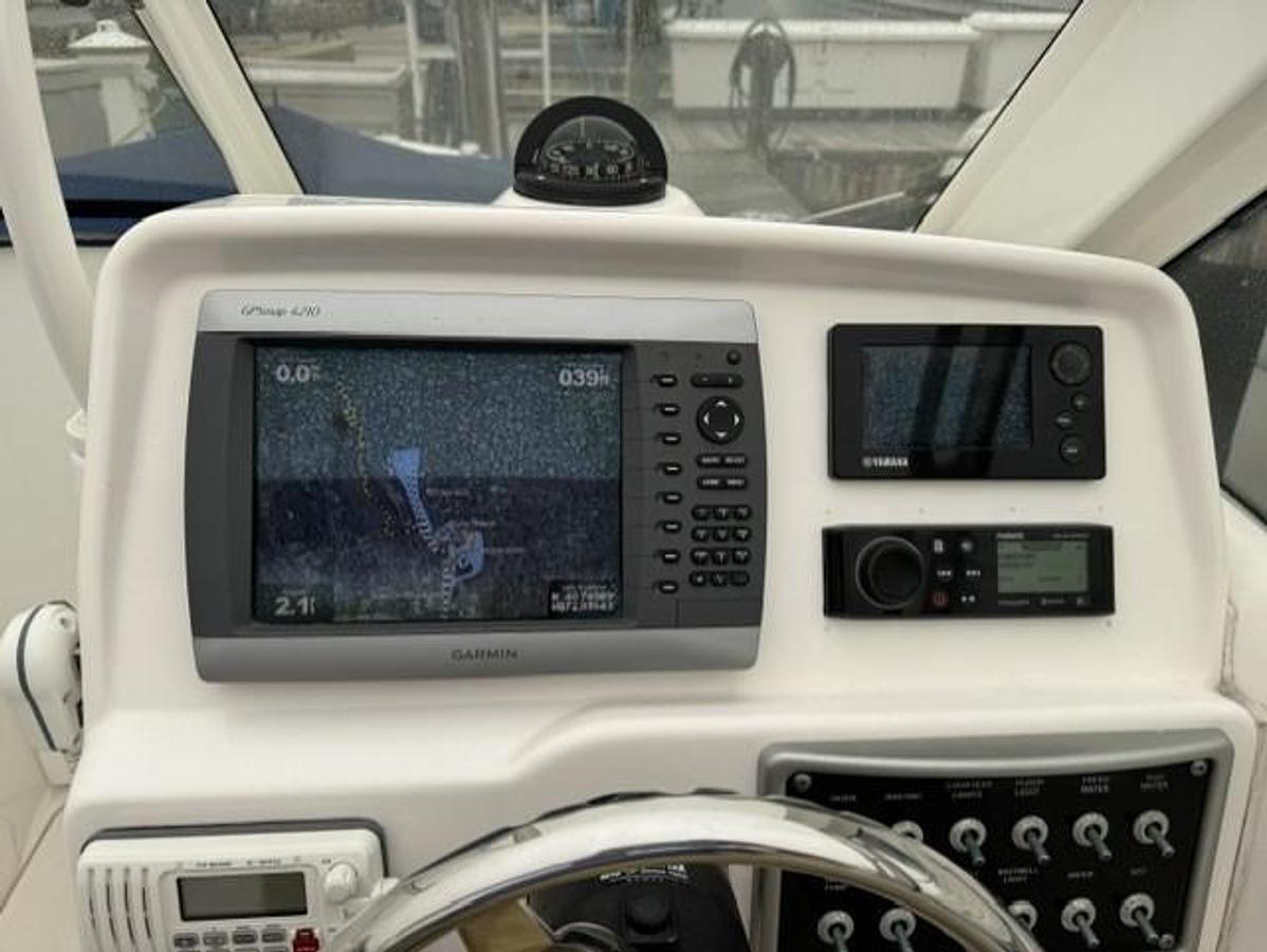 Used 2012 Everglades 230 DC