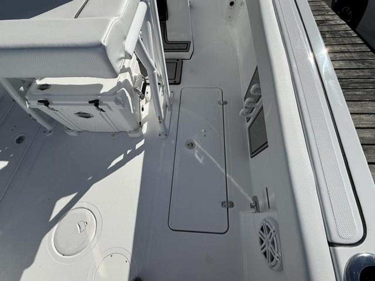 2027 Wellcraft 243 XB
