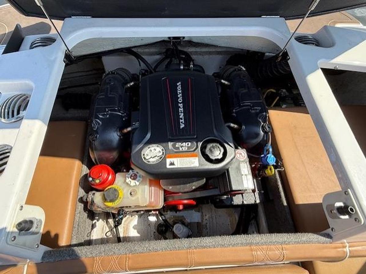 Used 2019 Glastron GT 205