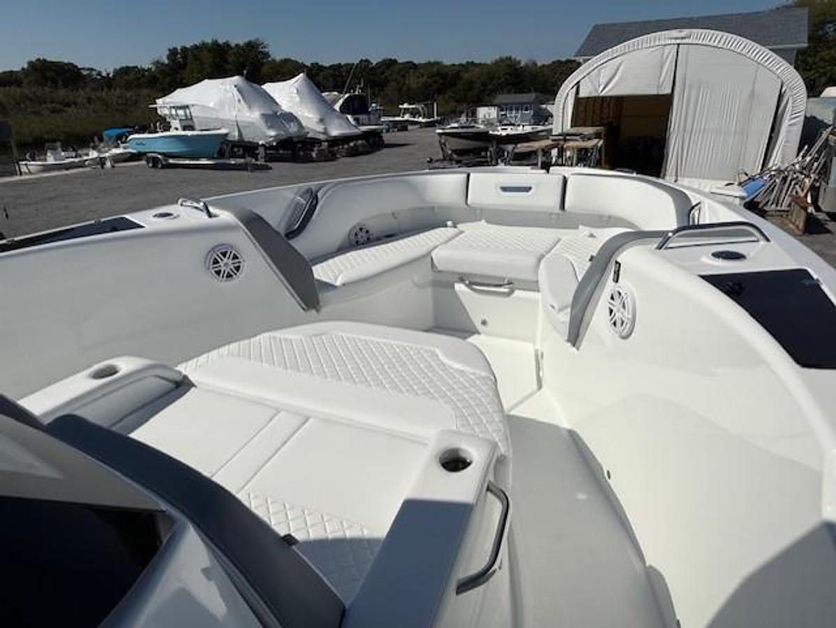 2026 Wellcraft 38 T-Top