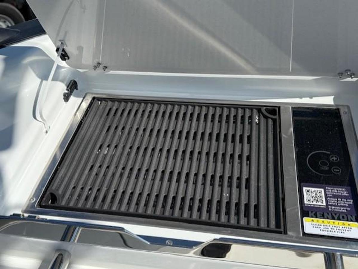 2026 Wellcraft 38 T-Top