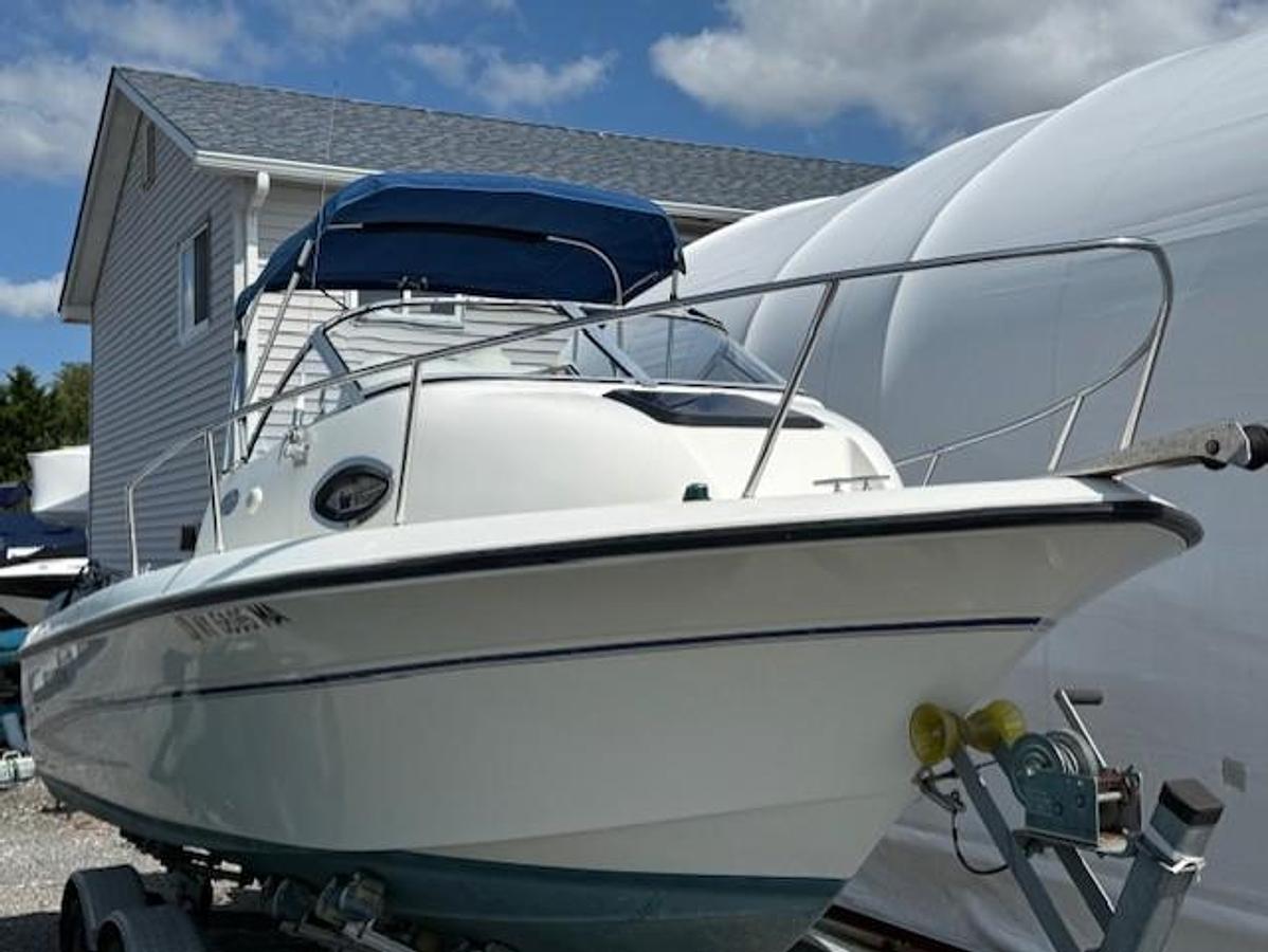 Used 2004 Glastron 213 WA