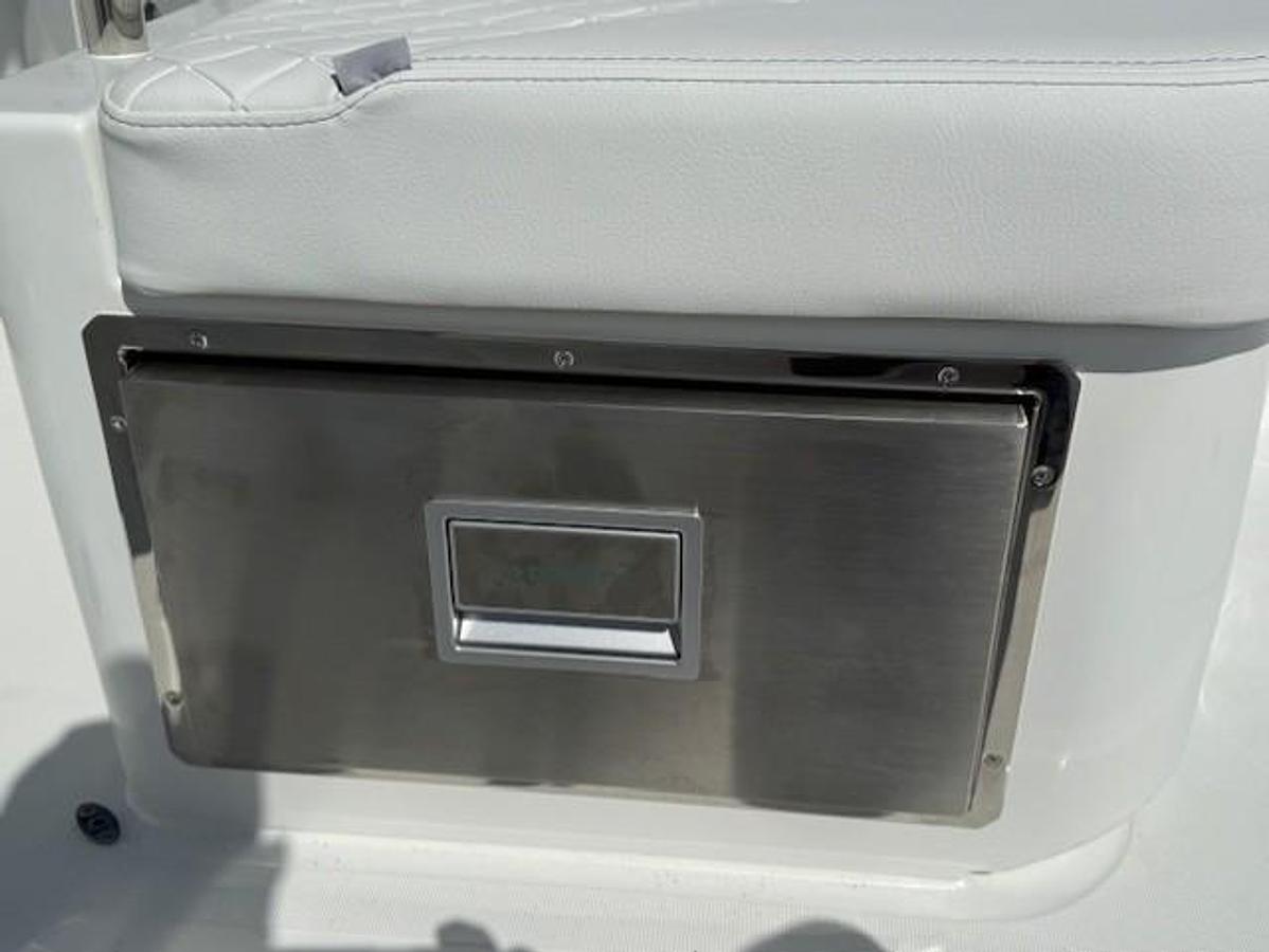 2026 Wellcraft 38 T-Top