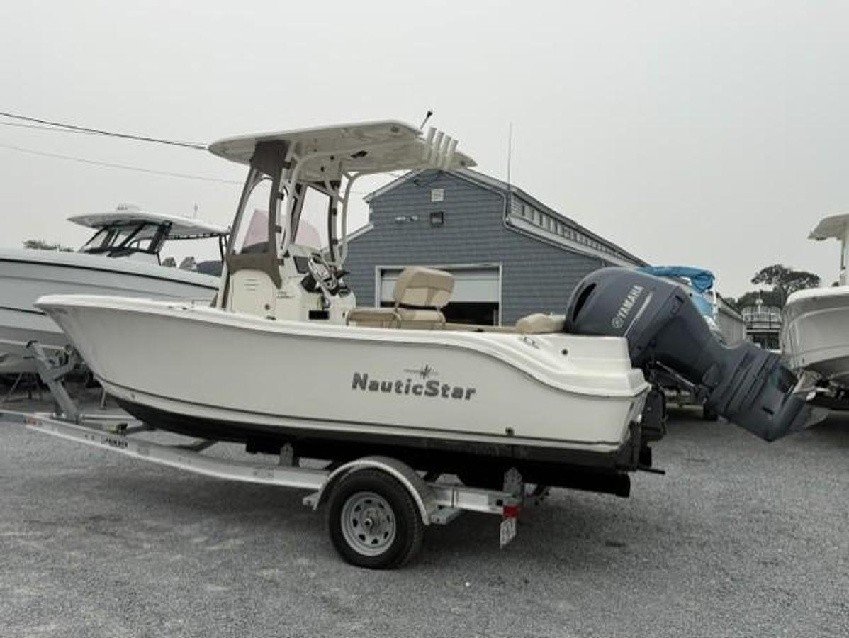 Used 2021 NauticStar 2102 Legacy
