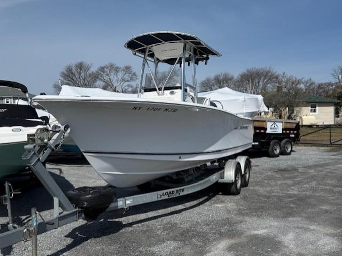 Used 2012 Sea Hunt Triton 225