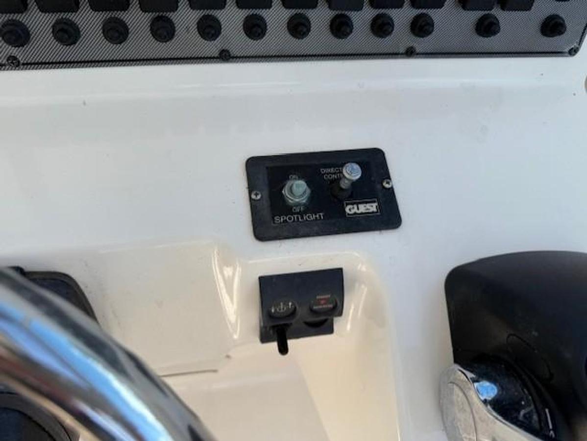 Used 2015 Wellcraft 290 Coastal