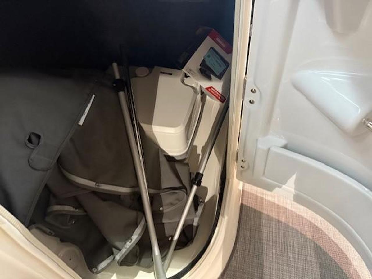 2023 NauticStar 223 DC