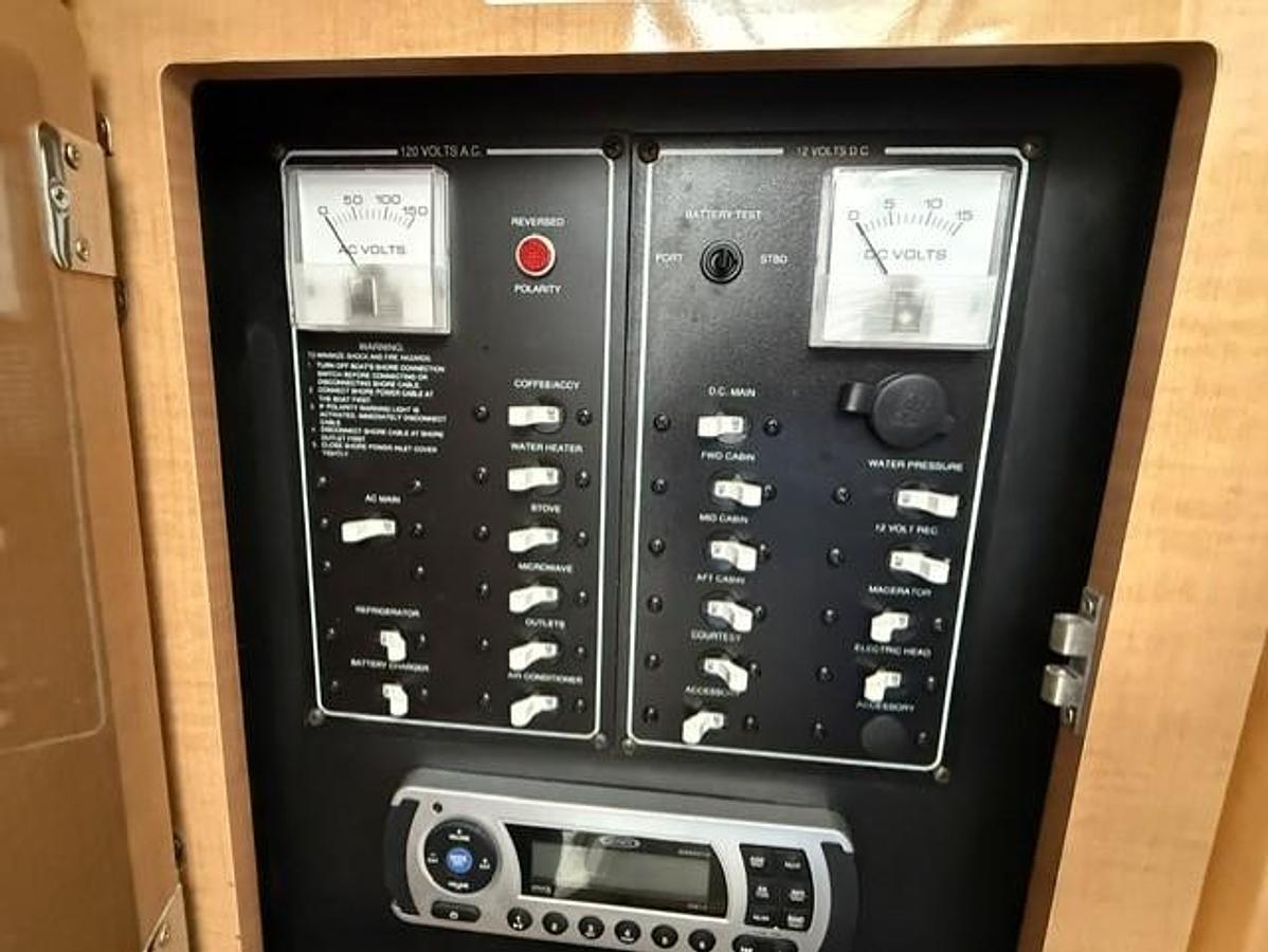 Used 2012 Glastron GS 259