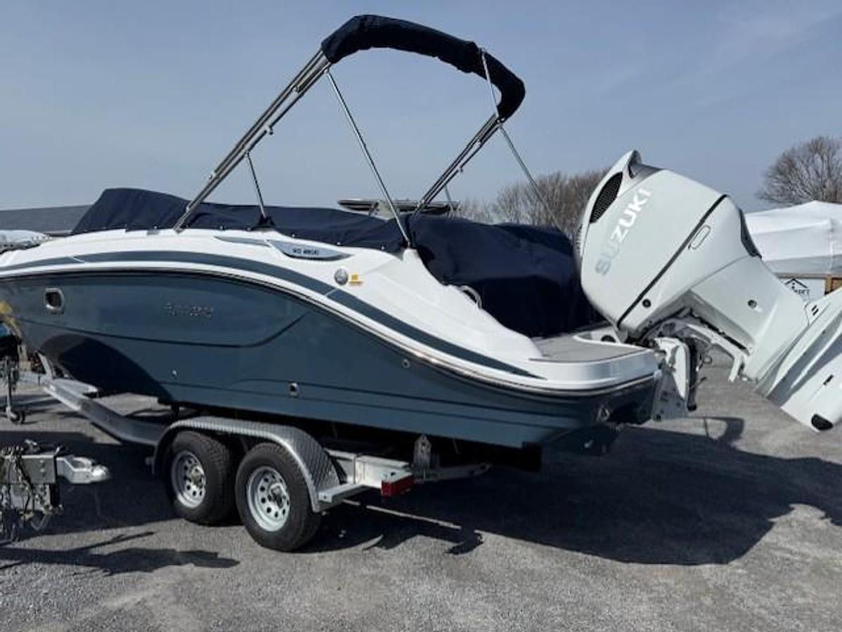 2026 Hurricane SunDeck 2600 OB