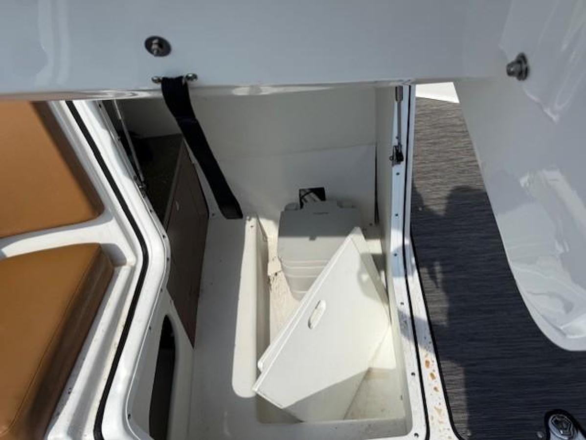 Used 2021 Glastron GTD 240