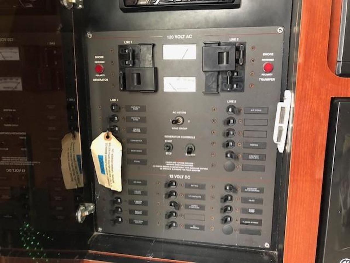 Used 2001 Wellcraft 3300 Martinique