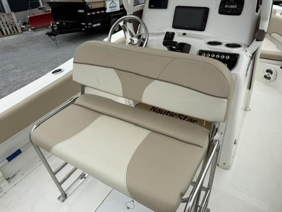 Used 2021 NauticStar 2102 Legacy