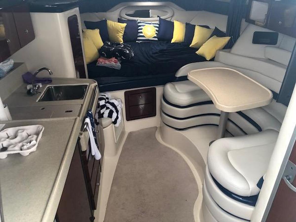 Used 2001 Wellcraft 3300 Martinique