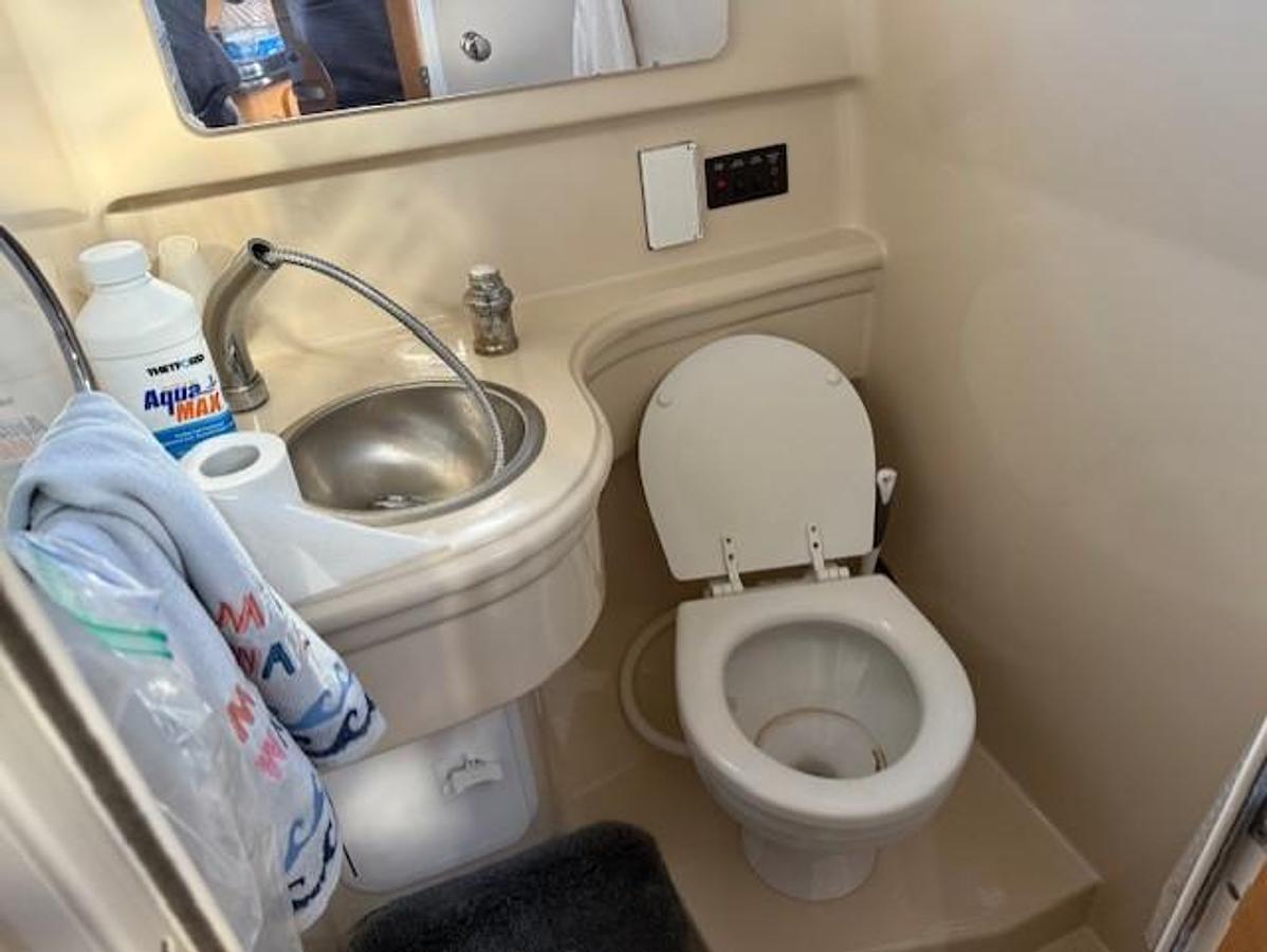 Used 2016 Glastron GS 289