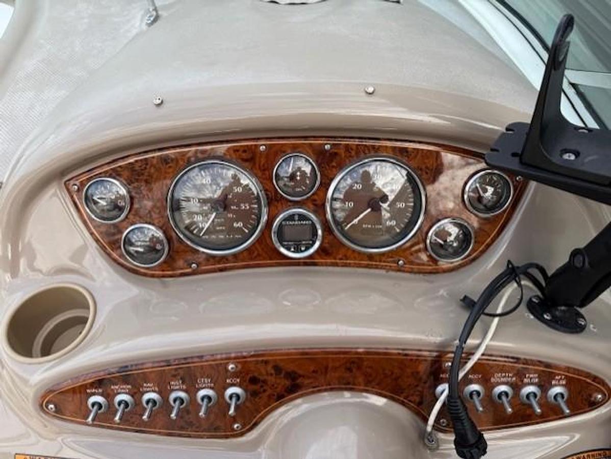 Used 2002 Maxum 2700 SCR