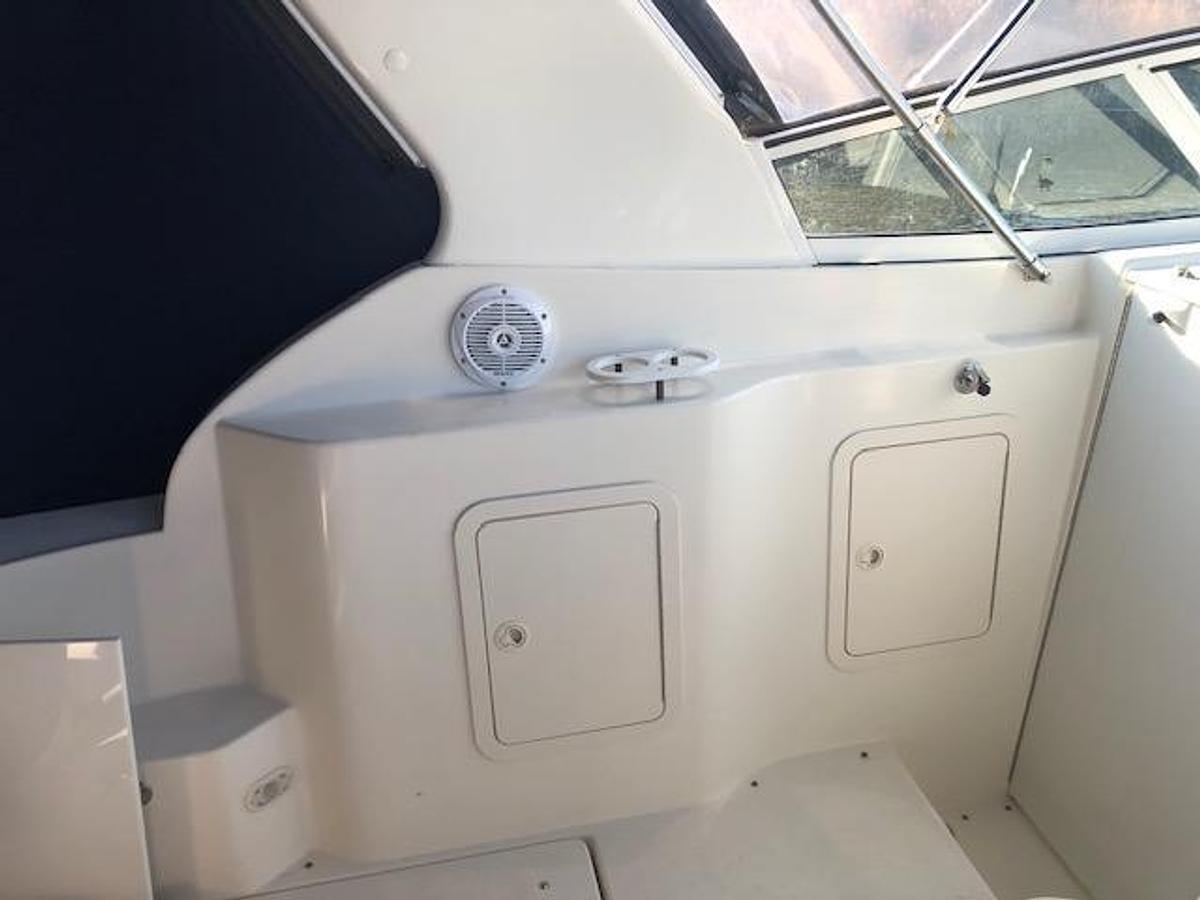 Used 2004 Cruisers Yachts 280 Express