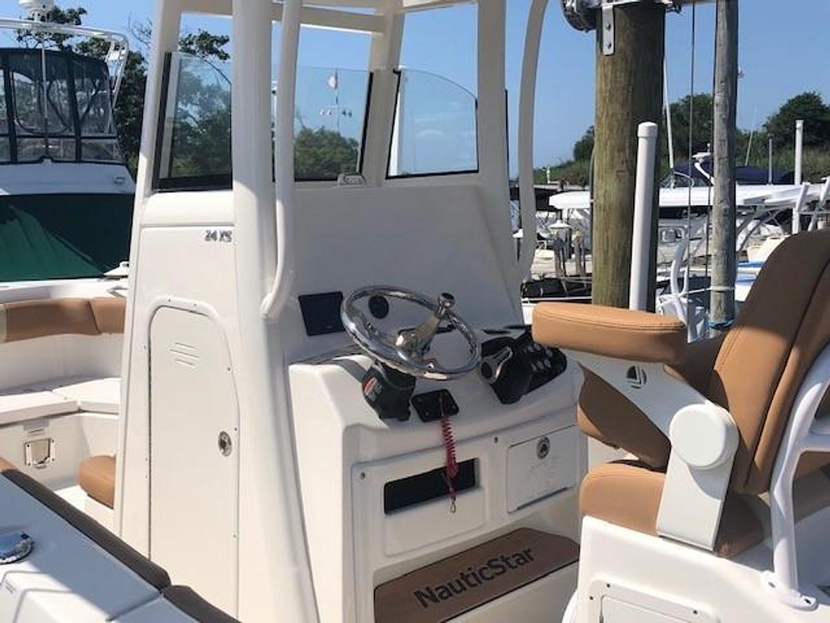 2023 NauticStar 24 XS