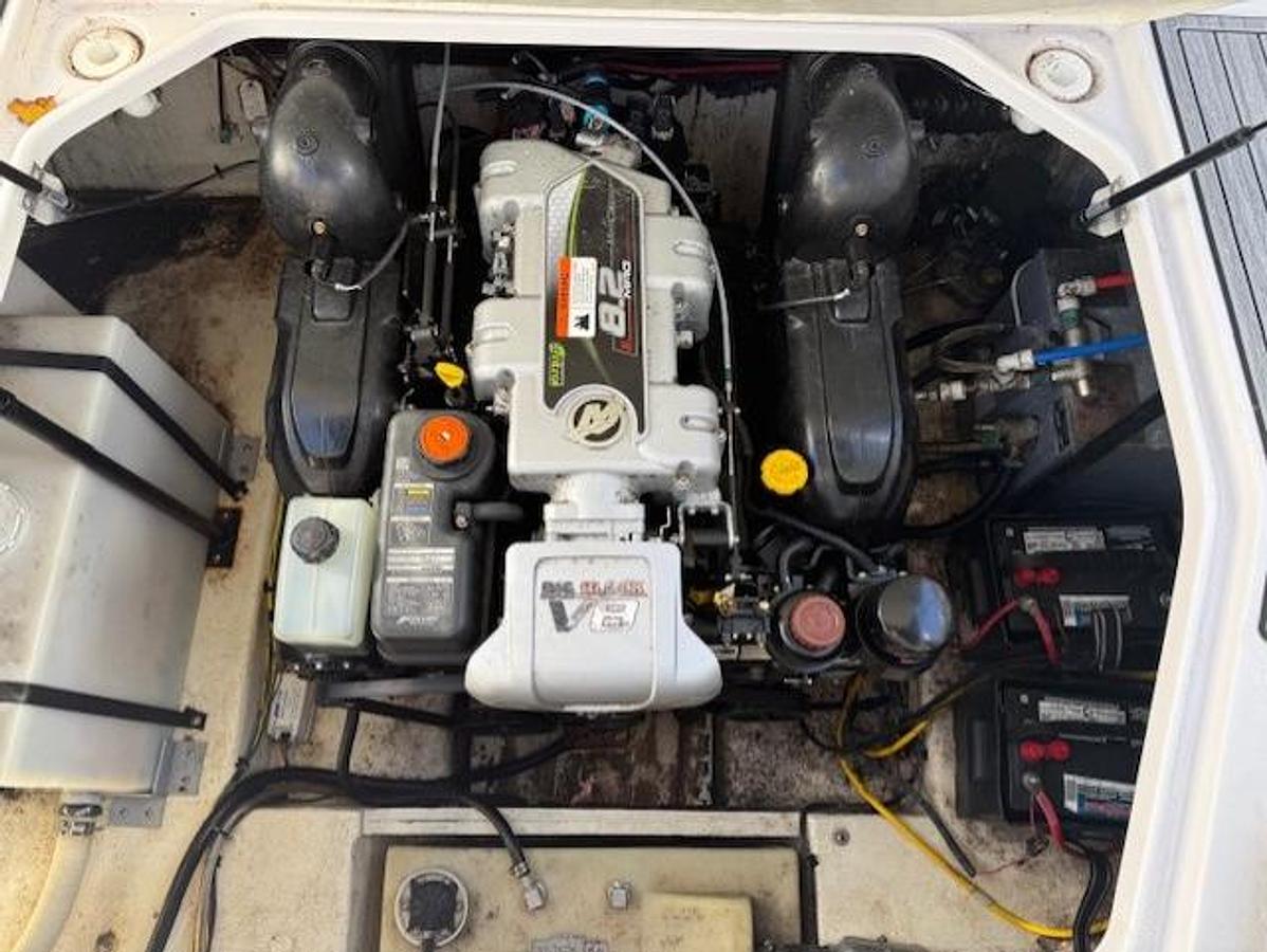 Used 2016 Glastron GS 289