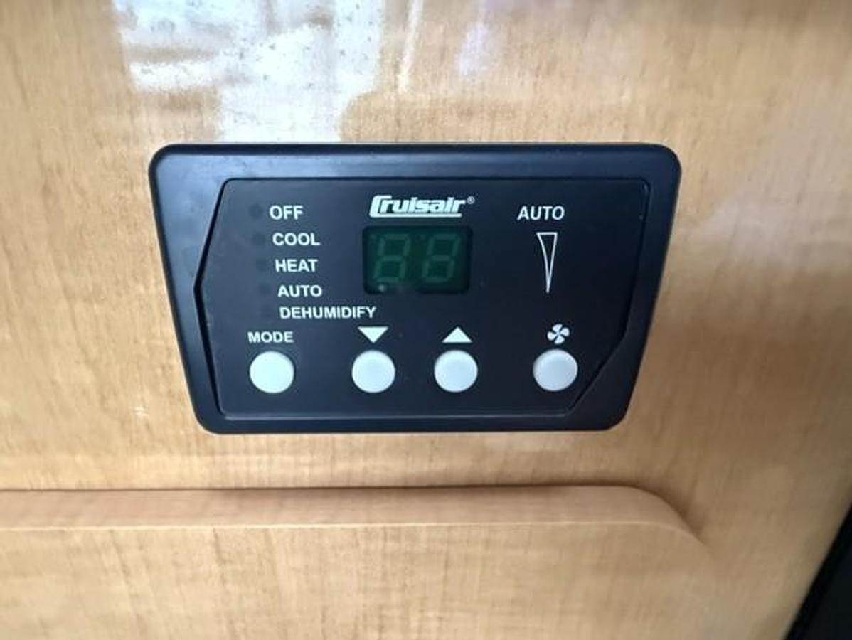 Used 2012 Glastron GS 259