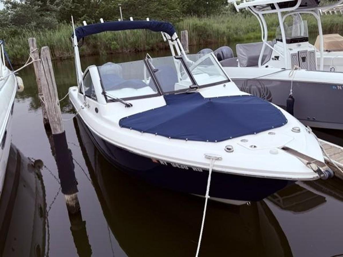 Used 2012 Everglades 230 DC