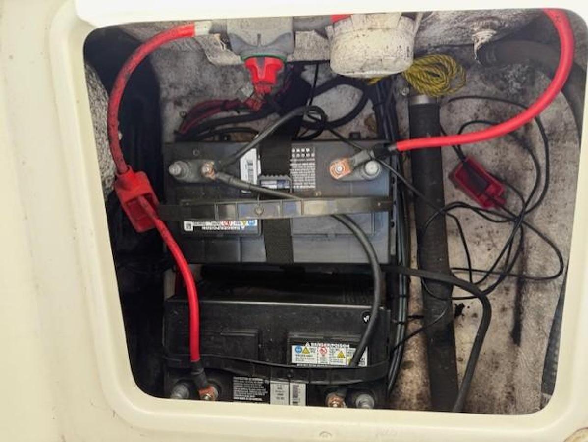 Used 2012 Sea Hunt Triton 225