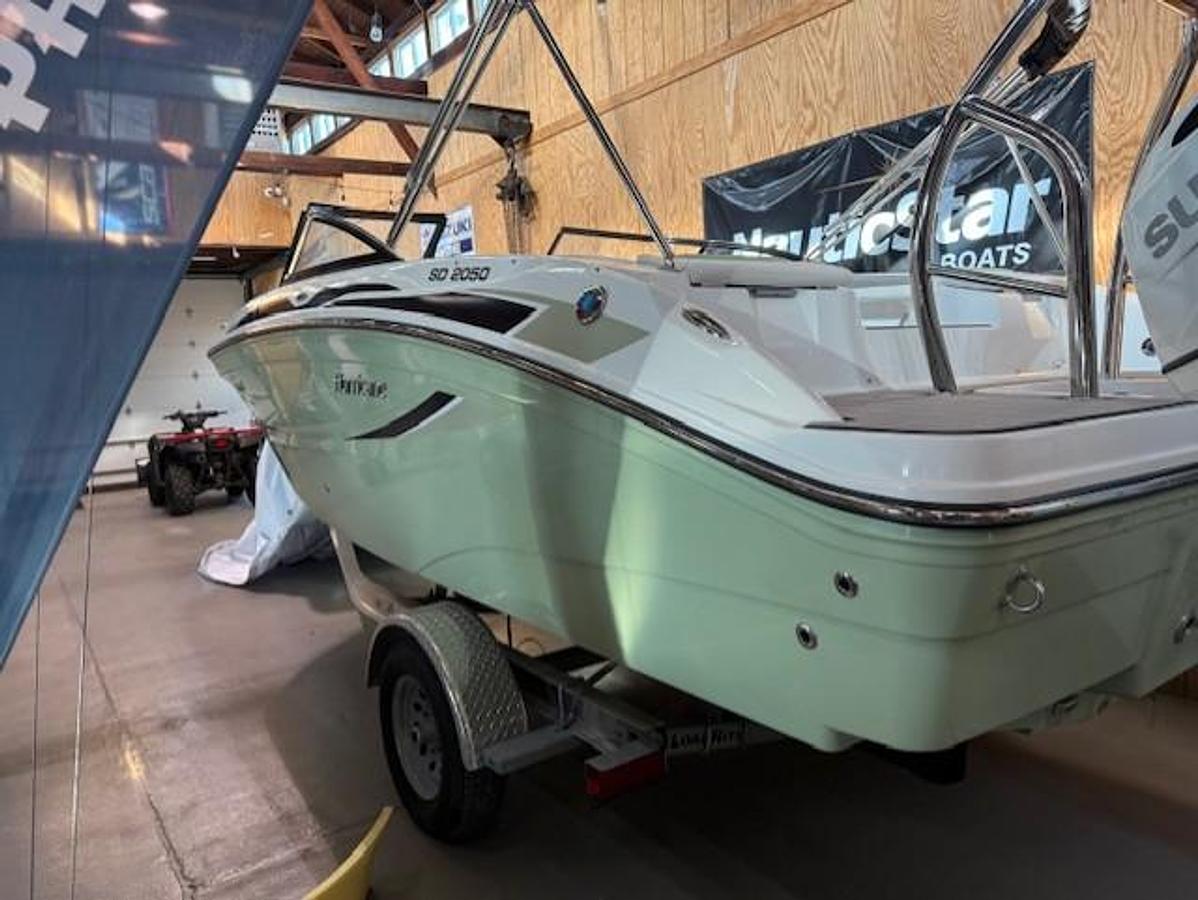 2026 Hurricane SunDeck 2050 OB