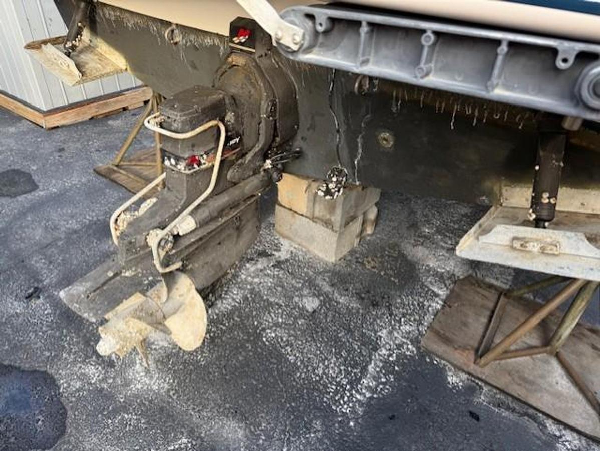 Used 2002 Maxum 2700 SCR