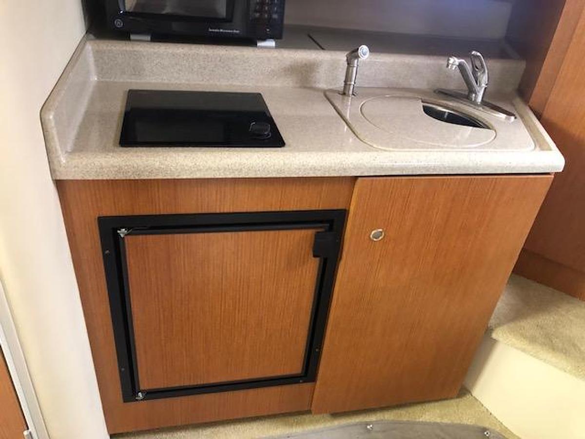 Used 2004 Cruisers Yachts 280 Express